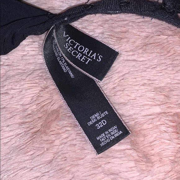 Lightly lined Demi Bra Victoria Secret - Picture 3 of 4